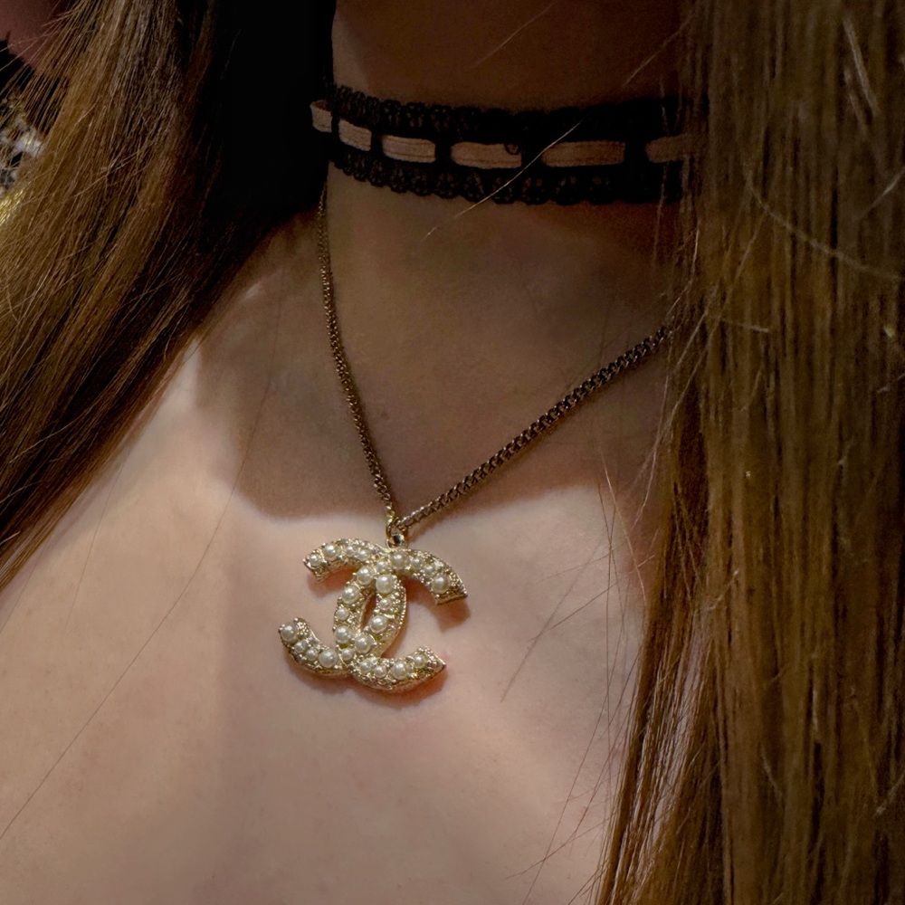✈️Chanel Crystal Pearl CC Pendant Necklace